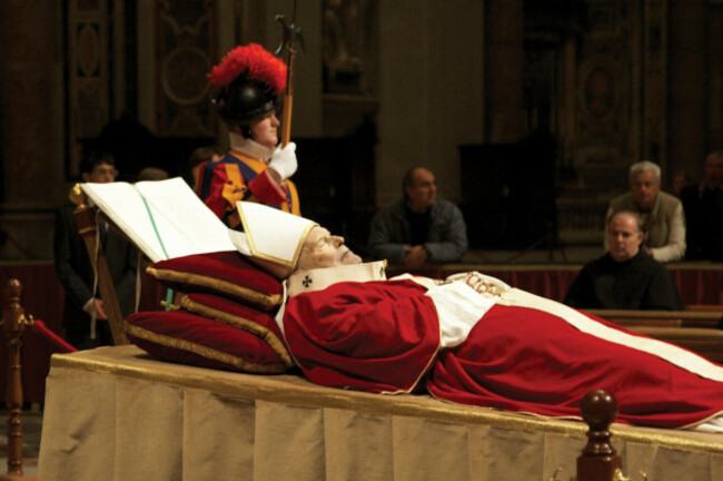 juan-pablo-ii-karol-jozef-wojtyla-wadowice-1920-ciudad-de-el-vaticano-2005-papa-264-de-la-iglesia-catolica-1978-2005-primer-papa-no-italiano-desde-adriano-vi-en-1522-cuerpo-sin-vida-del-p