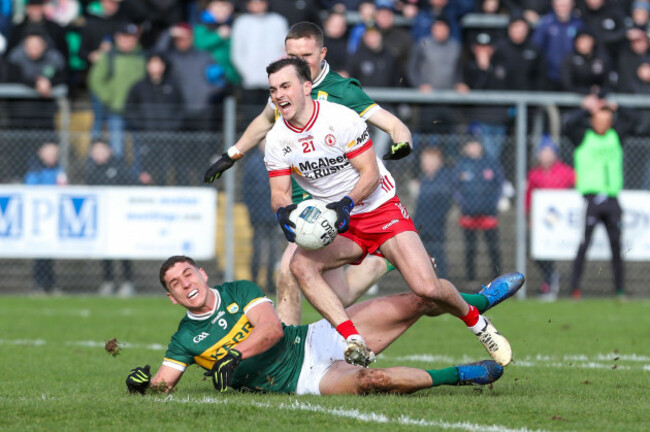 darragh-canavan-is-fouled-by-joe-oconnor