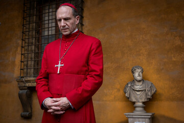 conclave-ralph-fiennes
