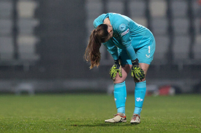 courtney-brosnan-dejected-after-the-game
