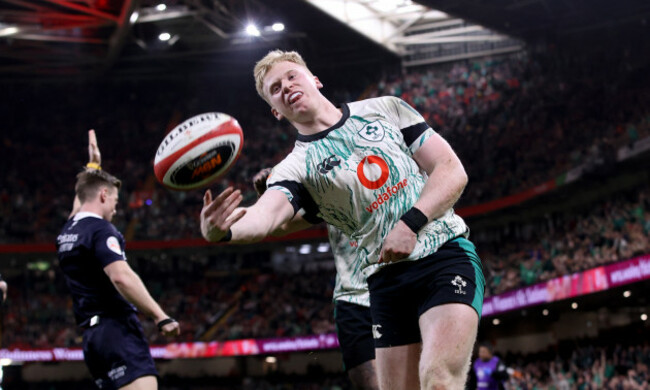 jamie-osborne-celebrates-scoring-a-try