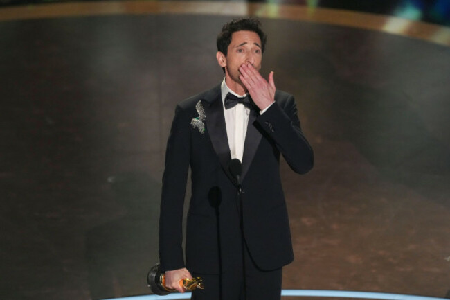 adrien-brody-accepts-the-award-for-best-performance-by-an-actor-in-a-leading-role-for-the-brutalist-during-the-oscars-on-sunday-march-2-2025-at-the-dolby-theatre-in-los-angeles-ap-photochris-p