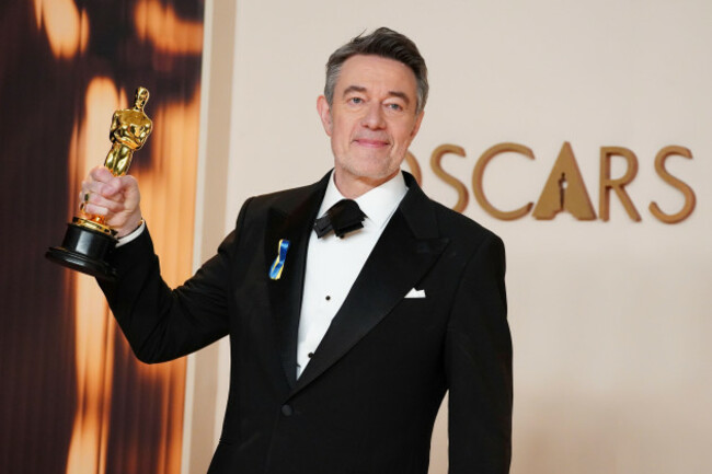 peter-straughan-winner-of-the-award-for-best-adapted-screenplay-for-conclave-poses-in-the-press-room-at-the-oscars-on-sunday-march-2-2025-at-the-dolby-theatre-in-los-angeles-photo-by-jordan-s