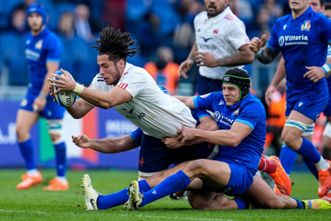 mickael-guillard-scores-a-try-despite-juan-ignacio-brex
