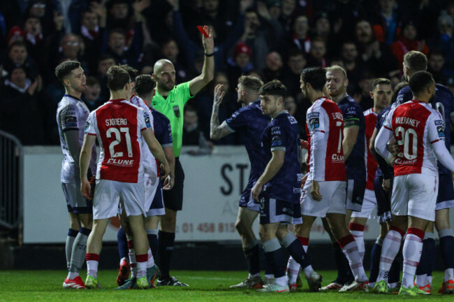 gavin-colfer-awards-a-red-card-to-carl-winchester