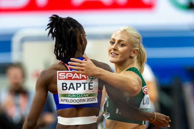 sarah-lavin-with-laetitia-bapte-after-the-race