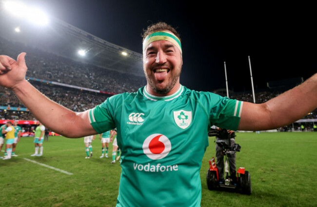 rob-herring-celebrates-after-the-game