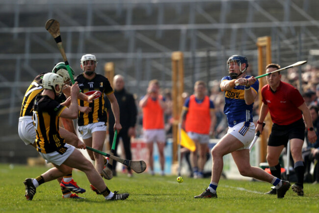 paddy-deegan-bocks-a-shot-from-alan-tynan