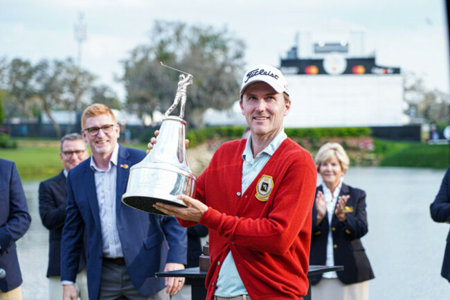 orlando-florida-usa-march-9-2024-russell-henley-holding-the-trophy-after-winning-the-2025-arnold-palmer-invitational-at-bay-hill-club-photo-credit-marty-jean-louisalamy-live-news