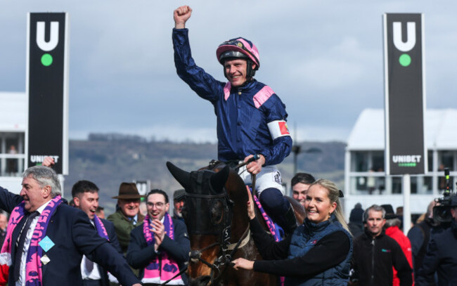 paul-townend-onboard-kopek-des-bordes-celebrates-winning