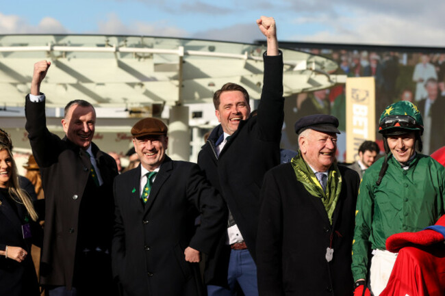 owners-of-stumptown-furze-bush-syndicate-celebrate-after-winning