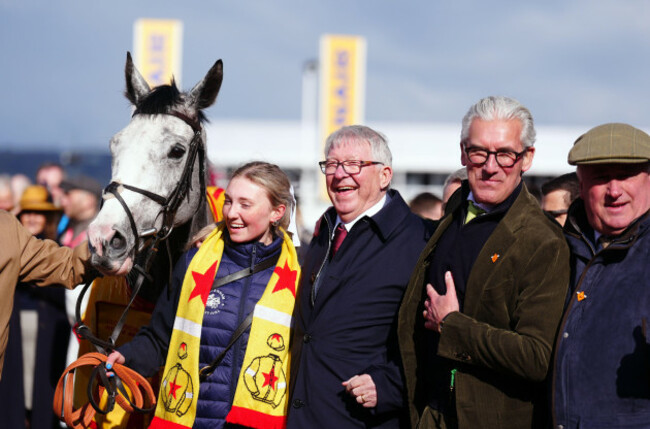 sir-alex-ferguson-celebrates-after-his-horse-caldwell-potter-won-the-jack-richards-novices-limited-handicap-chase-on-day-three-of-the-2025-cheltenham-festival-at-cheltenham-racecourse-picture-date