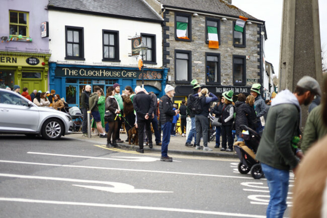 monday-march-17-2025-westport-mayo-ireland-former-td-and-mayoperson-of-the-year-michael-ring-leads-the-annual-st-patricks-dayparade-as-grand-marshal-through-the-heart-of-westport-odinglynn