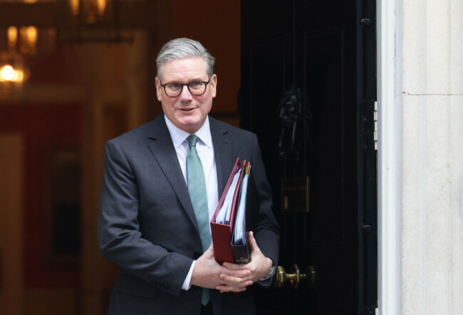 london-uk-5th-march-2025-keir-starmer-leaves-no-10-downing-street-for-pmqs-at-the-house-of-commons-westminster-uk-credit-monica-wellsalamy-live-news