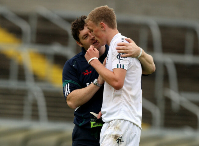 bryan-murphy-consoles-tomas-moolick