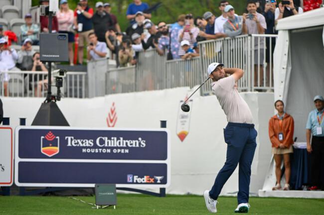 houston-tx-march-27-scottie-scheffler-usa-watches-his-tee-shot-on-1-during-the-first-round-of-the-texas-childrens-houston-open-at-memorial-park-golf-course-on-march-27-2025-in-houston-texas