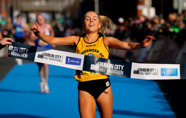 nichola-sheridan-crosses-the-finish-line-to-win-the-womens-race