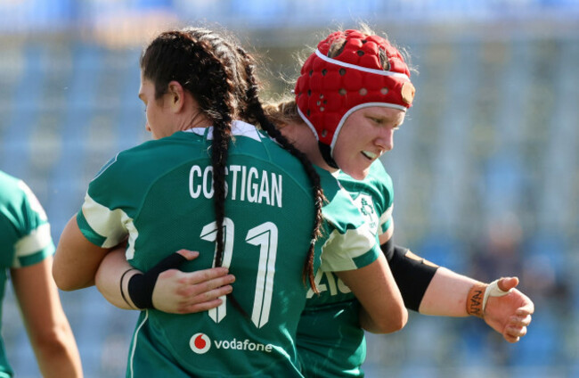 amee-leigh-costigan-celebrates-scoring-a-try-with-aoife-wafer