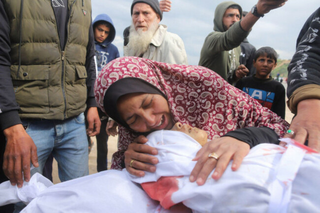 beit-lahia-palestine-22nd-mar-2025-relatives-of-palestinians-who-lost-their-lives-in-an-israeli-army-attack-mourn-at-indonesia-hospital-in-bait-lahia-gaza-palestine-territory-on-march-22-2025