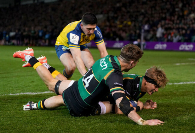 northampton-saints-henry-pollock-right-scores-a-try-during-the-investec-champions-cup-match-at-cinch-stadium-at-franklins-gardens-northampton-picture-date-friday-april-4-2025
