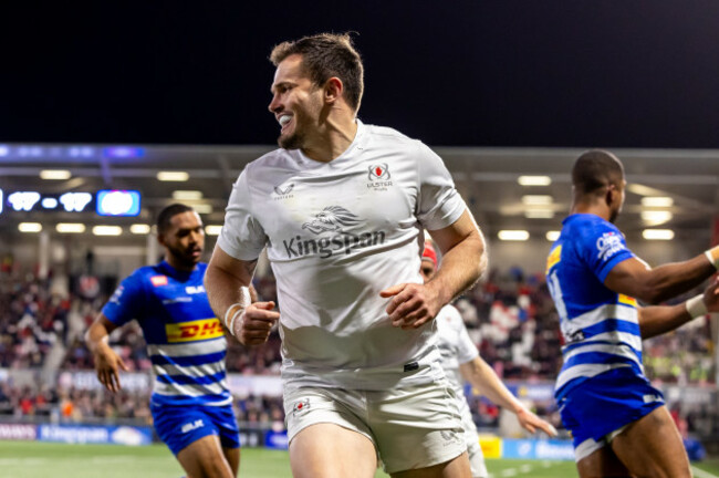 jacob-stockdale-celebrates-scoring-a-try