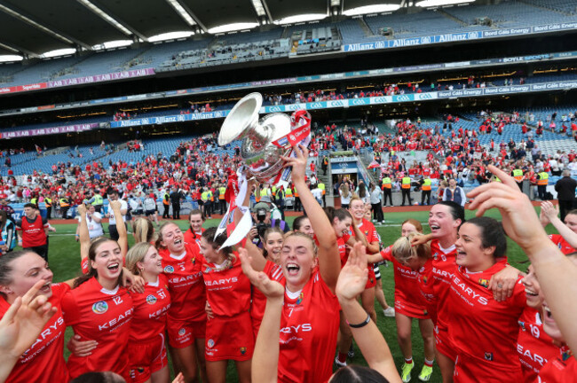 cork-players-celebrate-with-the-cup