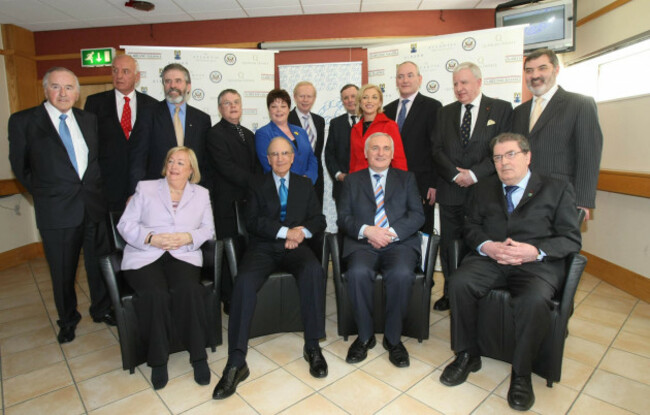 back-left-to-right-gerry-adams-david-andrews-david-adams-dawn-purvis-sir-reg-empey-general-sir-john-de-chastelain-liz-odonnell-mark-durkan-paul-murphy-and-lord-john-alderdice-front-left-to