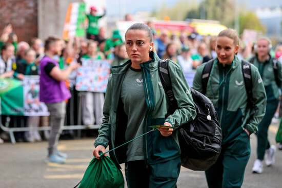 abbie-larkin-arrives