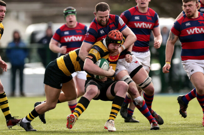 bailey-faloon-is-tackled-by-josh-murphy