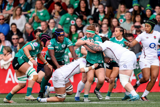 niamh-odowd-tackled-by-hannah-botterman