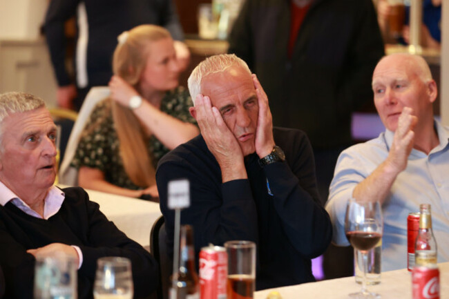 members-of-rory-mcilroys-holywood-golf-club-in-county-down-belfast-watch-on-as-he-competes-in-the-us-masters-2025-at-the-augusta-national-golf-course-in-georgia-usa-picture-date-sunday-april-13