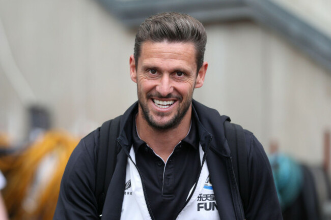 newcastle-assistant-coach-jason-tindall-before-the-premier-league-match-between-newcastle-united-and-arsenal-at-st-jamess-park-newcastle-on-sunday-7th-may-2023-credit-mi-news-sport-alamy-live