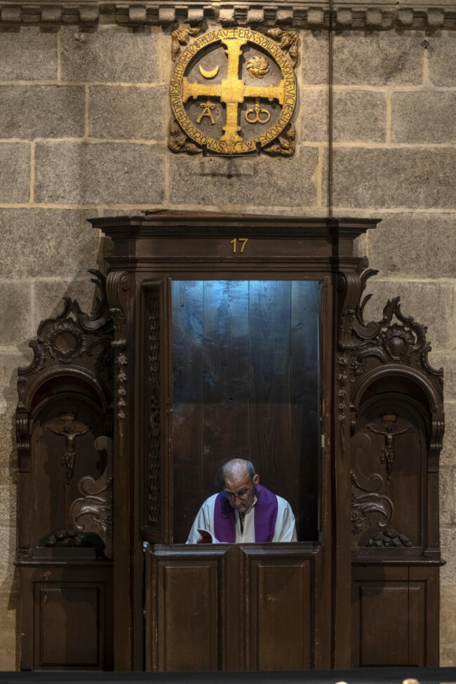 confessional-booth-in-santiago-de-compostela-cathedral-camino-de-santiago-galicia-spain