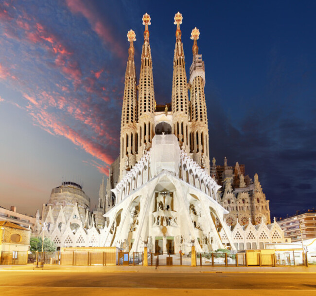barcelona-spain-february-10-2016-sagrada-familia-basilica-in-barcelona-the-antoni-gaudi-masterpiece-has-become-a-unesco-world-heritage-site-in-1