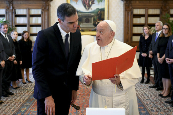 italy-rome-vatican-11-10-2024-pope-francis-receives-h-e-mr-pedro-sanchez-perez-castejon-president-of-the-government-of-spainphotograph-by-vatican-media-catholic-press-photo-restricted-to-editor