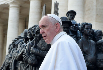 pope-francis-unveils-a-sculpture-commemorating-migrants-and-refugees-entitled-angels-unawares-by-canadian-artist-timothy-schmaltz-in-st-peteraaas-square-vatican-on-september-29-2019-angels-u