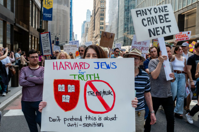 new-york-ny-usa-19th-apr-2025-thousands-rallied-in-front-of-the-main-branch-of-the-new-york-public-library-for-a-march-to-central-park-part-of-the-50501-protest-movement-in-protest-of-donald-tru