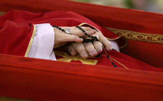 rome-italy-21st-apr-2025-the-rite-confirming-the-death-and-the-placement-of-pope-franciss-body-in-the-coffin-took-place-on-the-evening-of-monday-21-april-2025-in-the-ground-floor-chapel-of-the-ca
