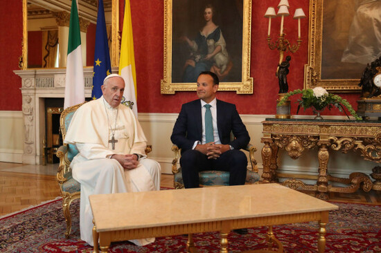 dublin-ireland-21st-apr-2025-file-photo-dated-250818-of-pope-francis-meets-with-taoiseach-leo-varadkar-at-dublin-castle-as-part-of-his-visit-to-ireland-issue-date-monday-april-21-2025-credit