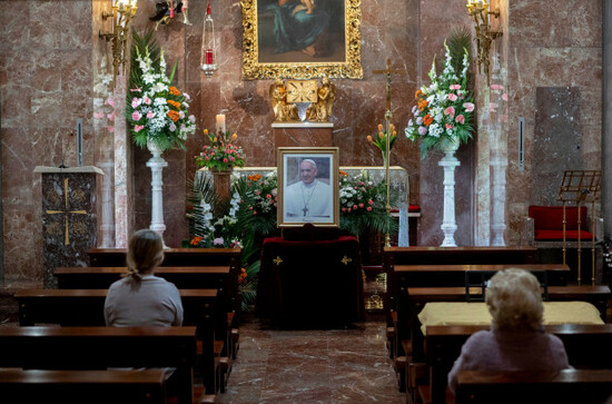 an-altar-in-honor-of-pope-francis-i-in-the-chapel-of-the-apostolic-nunciature-april-22-2025-in-madrid-spain-pope-francis-died-yesterday-april-21-at-735-a-m-at-the-age-of-88-at-his-residenc