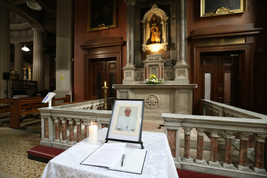 13-book-of-condolences
