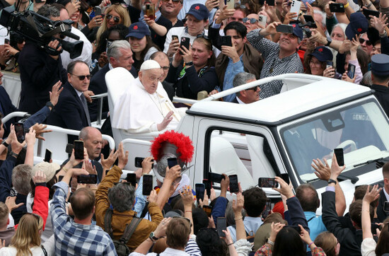 vatican-city-20-05-2025-pope-francis-on-the-popemobile-tours-the-square-at-the-end-of-the-holy-mass-on-easter-sunday-and-urbi-et-orbi-blessing-in-saint-peters-square-in-rome-credit-independent