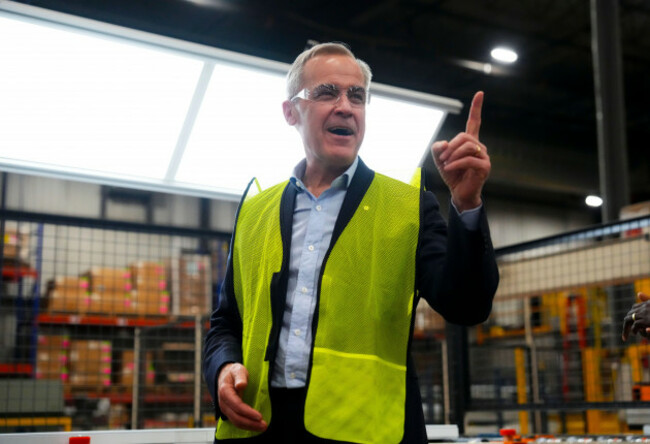 sainte-julie-canada-21st-apr-2025-liberal-leader-mark-carney-makes-a-campaign-stop-at-novatech-a-window-and-door-manufacturer-in-sainte-julie-que-on-tuesday-april-22-2025-credit-the-canad
