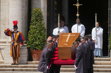 the-coffin-of-pope-francis-arrives-at-st-mary-major-basilica-in-rome-saturday-april-26-2025-ap-photofrancisco-seco
