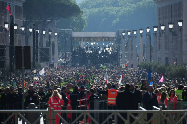 people-queue-trying-to-reach-st-peters-square-ahead-of-the-funeral-of-pope-francis-at-the-vatican-saturday-april-26-2025-ap-photoandrew-medichini