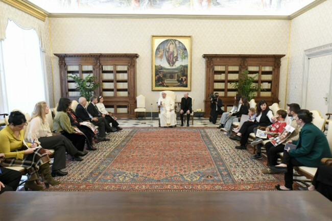no-libri-italy-rome-vatican-20241114-pope-francis-receives-in-private-audience-delegation-of-israeli-hostages-freed-in-gaza-in-the-vatican-photograph-by-vatican-media-catholic-press-photo