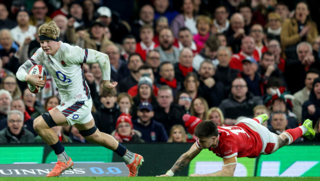 henry-pollock-runs-in-for-a-try