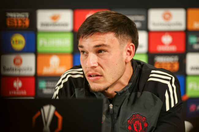 bilbao-spain-30th-apr-2025-manchester-united-midfielder-manuel-ugarte-25-during-the-manchester-united-fc-press-conference-ahead-of-the-uefa-europa-league-semi-final-1st-leg-between-athletic-club