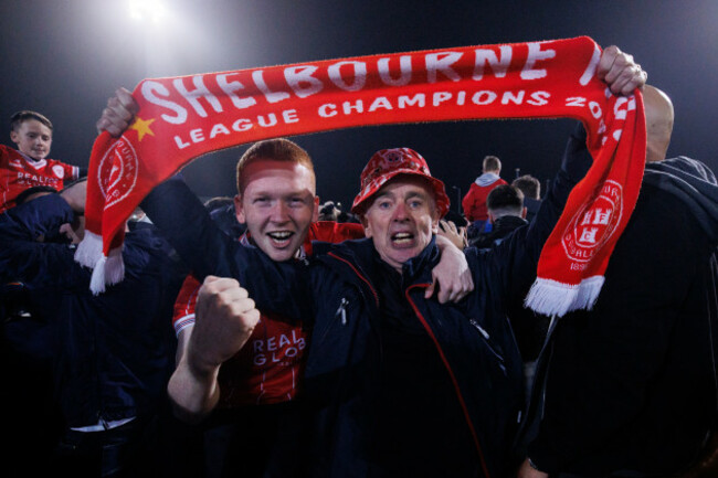 shelbourne-fans-celebrate-after-the-game