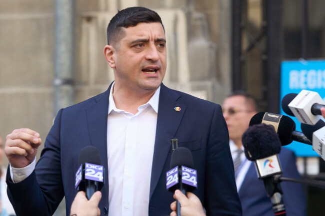 bucharest-romania-7th-mar-2025-george-simion-the-leader-of-the-alliance-for-the-union-of-romanians-aur-gives-a-speech-as-he-waits-for-far-right-ultranationalist-calin-georgescu-candidate-for